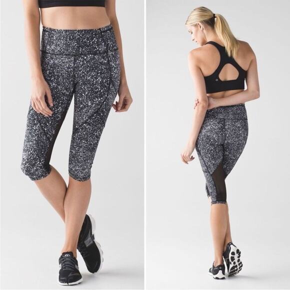 Lululemon Outrun 17" Crop Leggings in Splatter White Black / Black - Picture 1 of 6